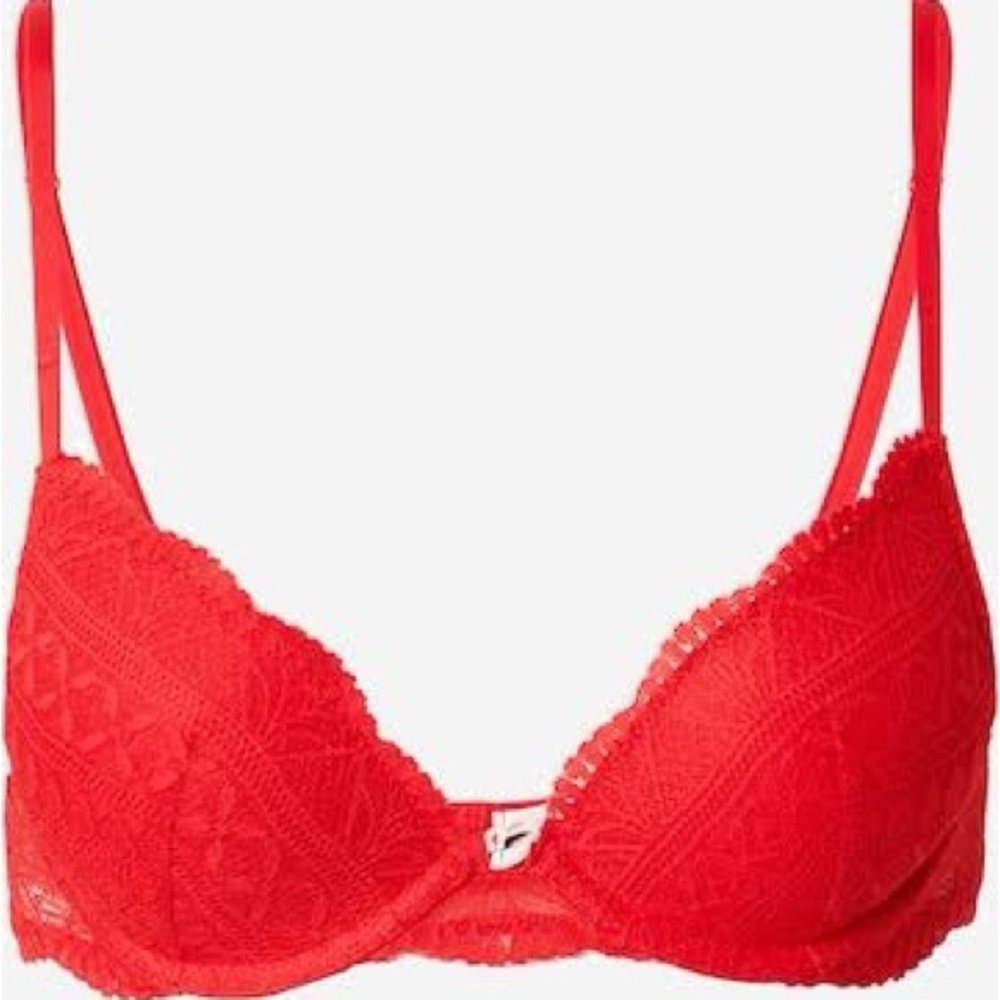 ETAM. NWT, Vibrant Red Lace Women's Bra. I purchased this in Paris for HM.